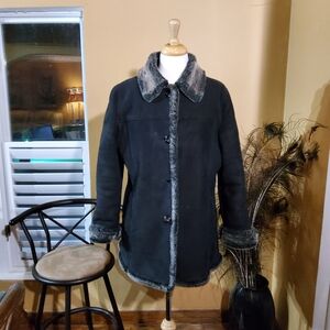 UTX Elegant Black Faux Suede Jacket with Faux Fur Accents